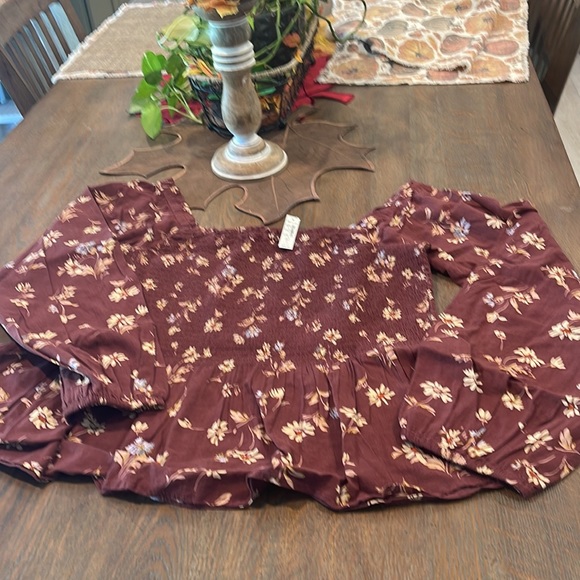 ❤️HP❤️ Madewell Lucie Smocked Peplum Top. Size 14W - Picture 4 of 10